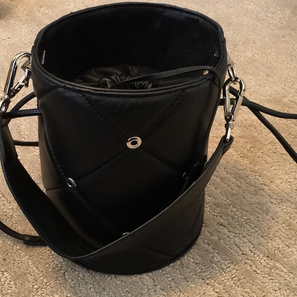 Salar Dea Puffy Quilted Round Bag - Picture 2 of 4